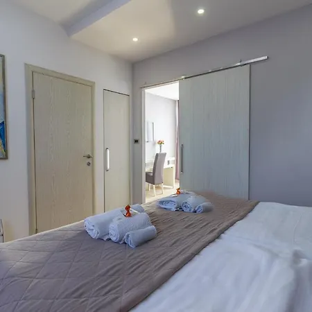 Guest house Plaza La - Night And 4*