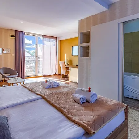 Guest house Plaza La - Night And 4*