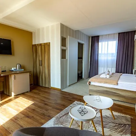 Plaza La - Night And 招待所