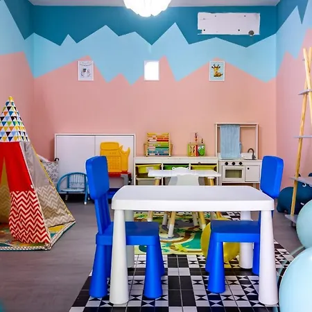 Plaza La - Night And 斯雷姆斯卡米特罗维察