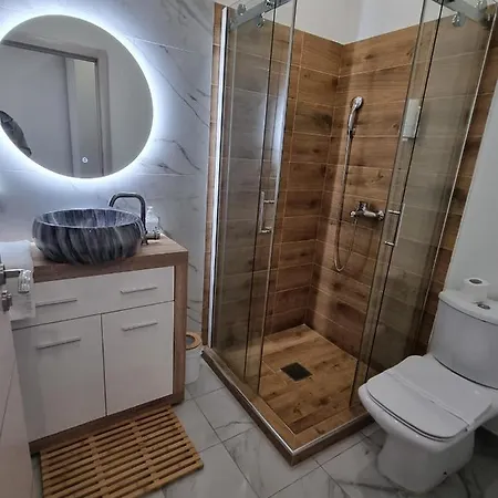 Plaza La - Night And