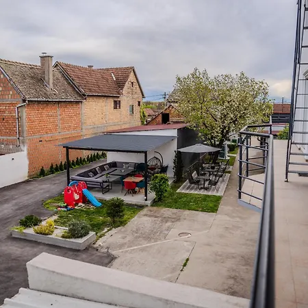 Plaza La - Night And 招待所