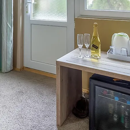 Plaza La - Night And 2*