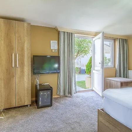 Plaza La - Night And 4* Sremska Mitrovica
